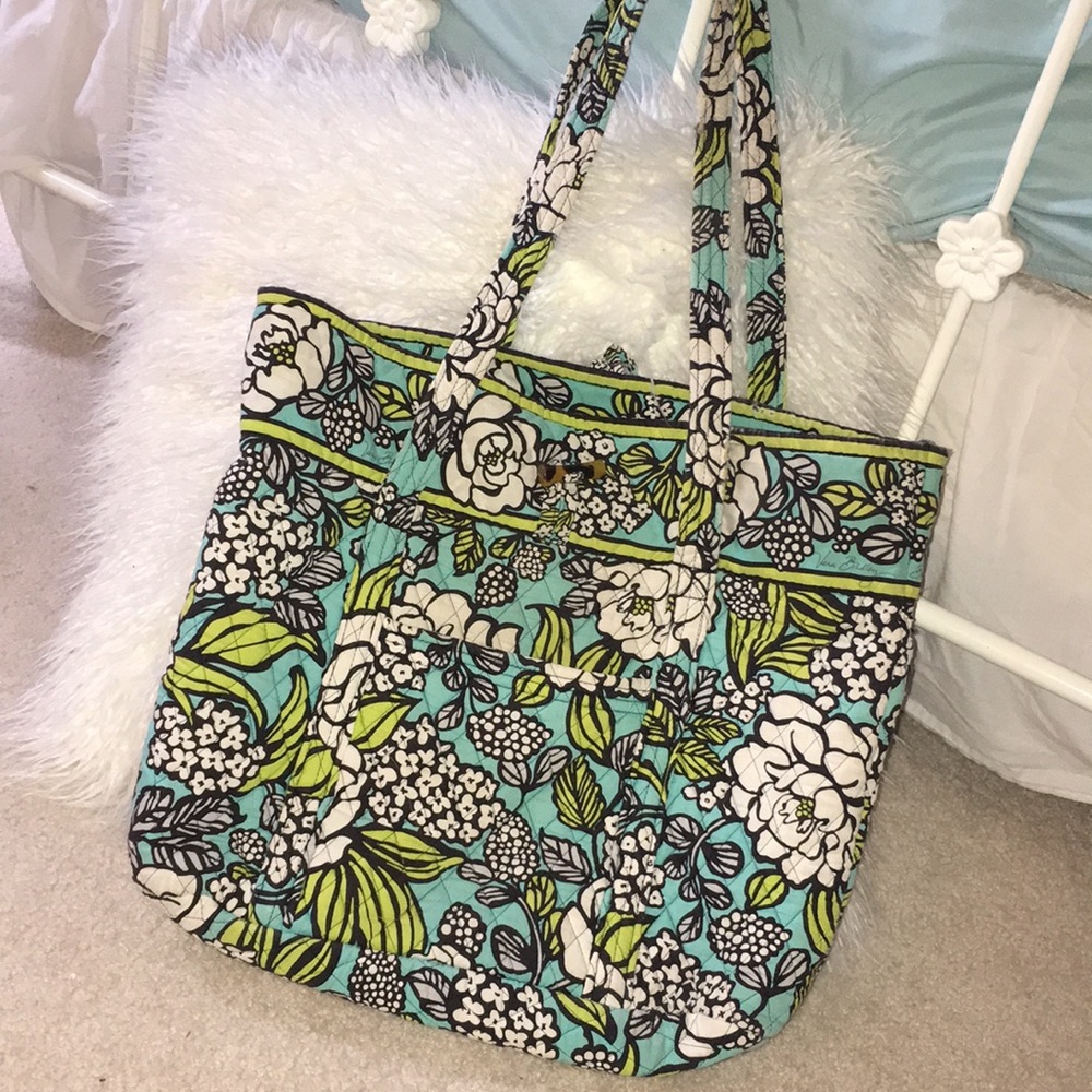 Vera Bradley tote bag